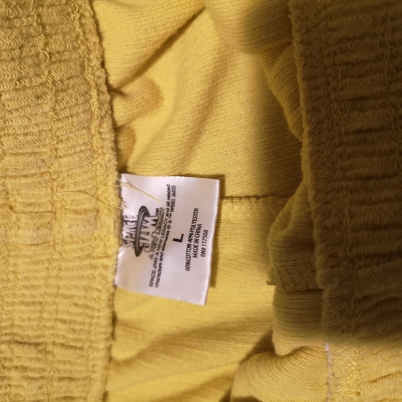 Shorts set. - Picture 4 of 4